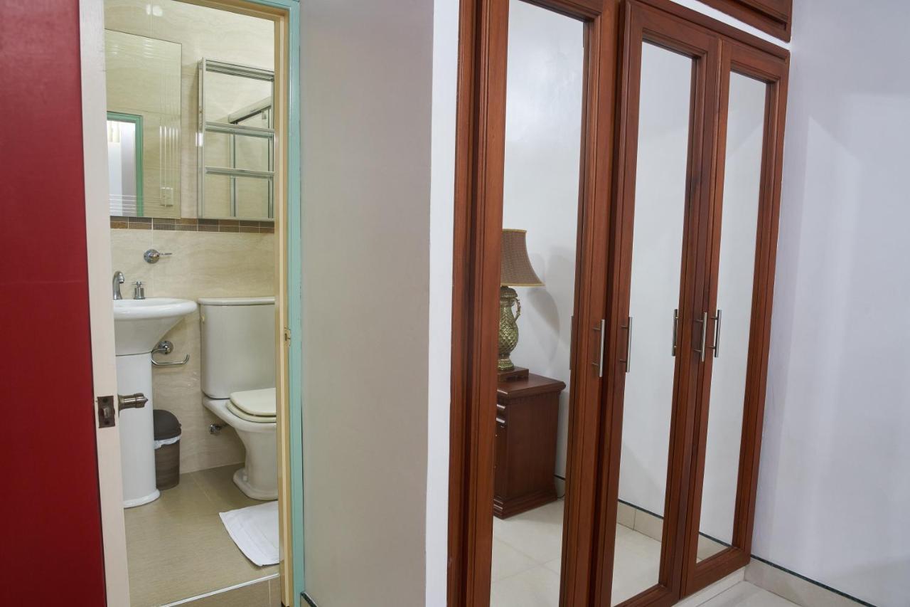 Departamentos Marcecilia De 2 Y 3 Habitaciones En El Centro De Manta Esterno foto