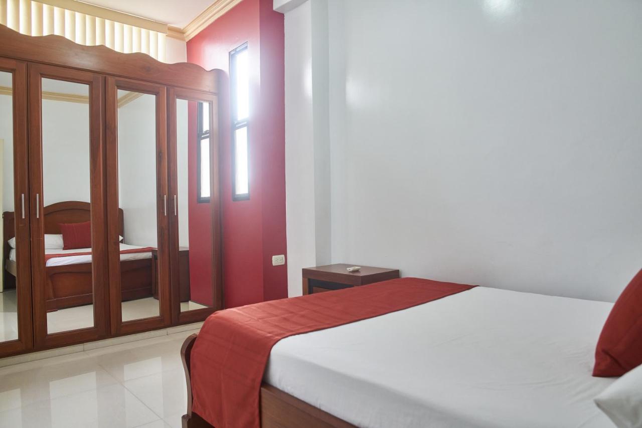 Departamentos Marcecilia De 2 Y 3 Habitaciones En El Centro De Manta Esterno foto