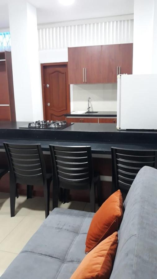 Departamentos Marcecilia De 2 Y 3 Habitaciones En El Centro De Manta Esterno foto